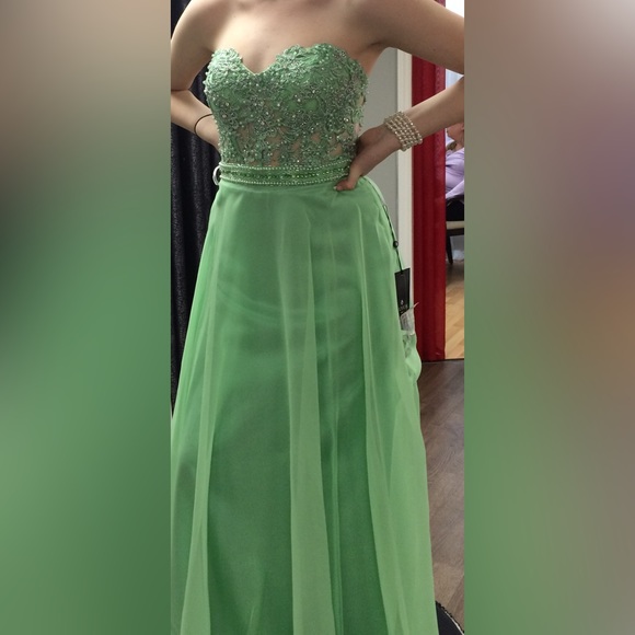 Prom Dress - Picture 1 of 2